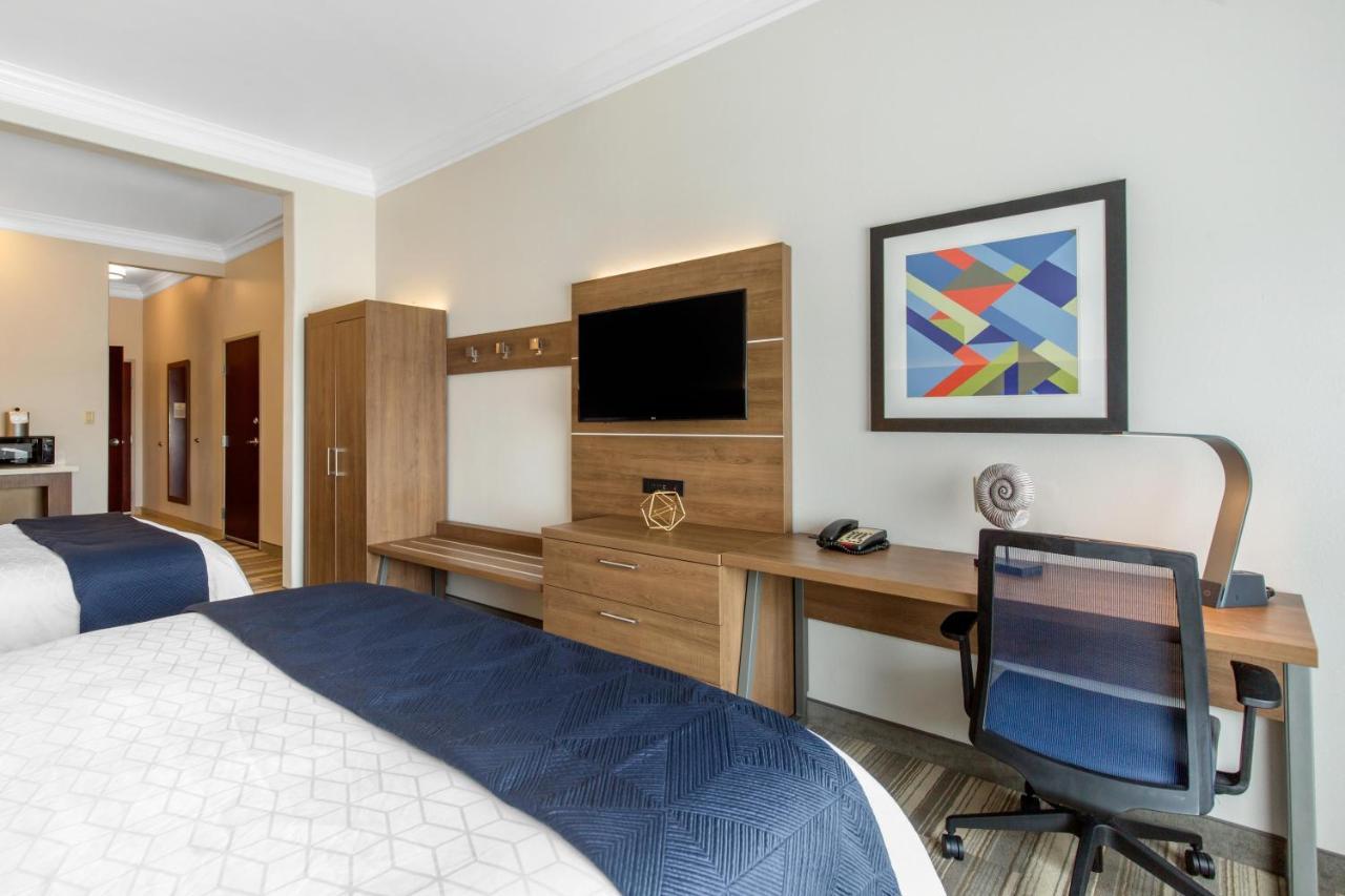 Hotel Express Houston-alvin By Ihg 2*